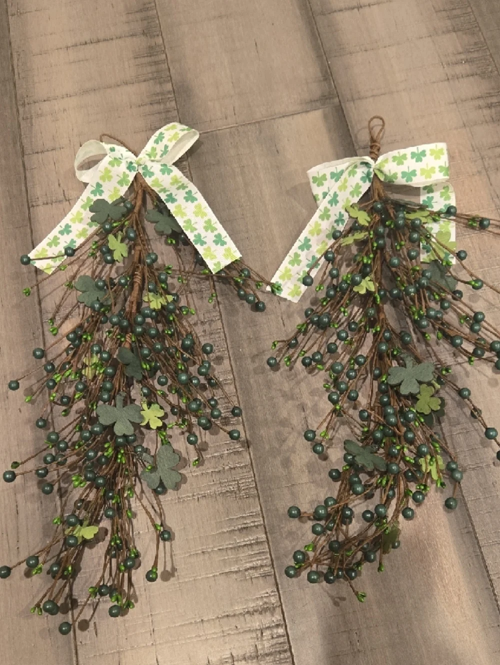 St. Patrick's Green Clover Berry Hanging Garland - Home Holiday Decor